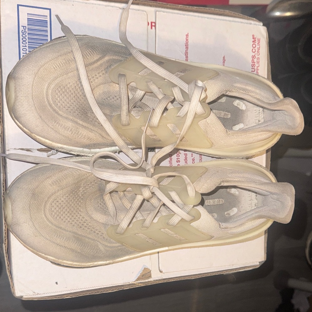 Adidas Ultraboost (White/Cream) – Size 9.5 Men’s